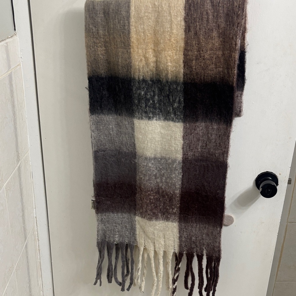 Luxorious scarf
